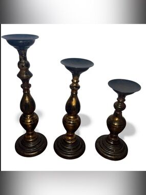 3 VTG Discontinued Brass Tone Aluminum Round Base Antique Candle Stick Holders